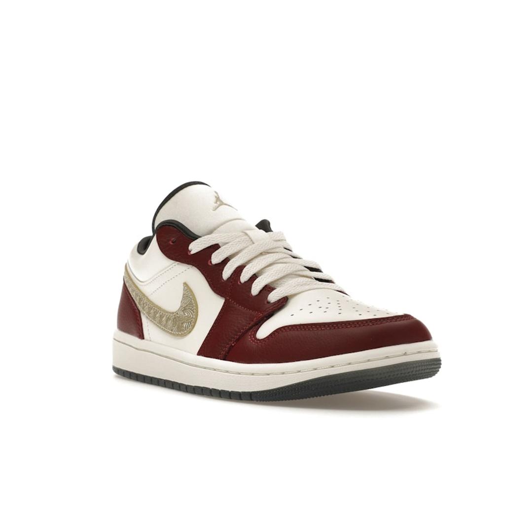Zapatillas Air Jordan 1 Low SE Year of the Dragon para mujer, color rojo vela metalizado-dorado-grano FJ5735-100