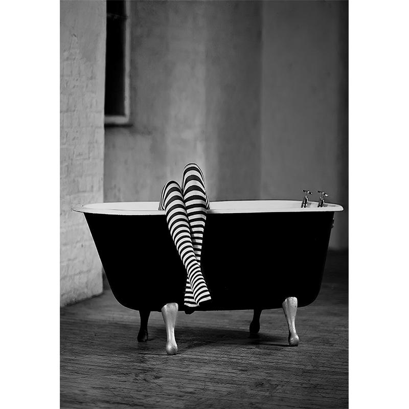 Black and White Girls Bathroom Decor Woman In Bathtub Print Poster Canvas Painting Wall Art for Toilet Fashion Home Decoration