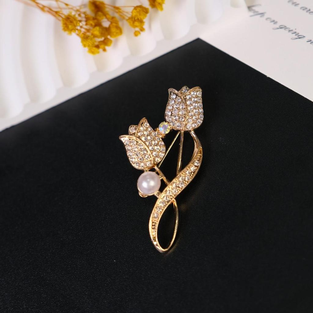 Elegant Women's Brooch: Versatile Bow & Insect Flower Design with Anti-Exposure Feature