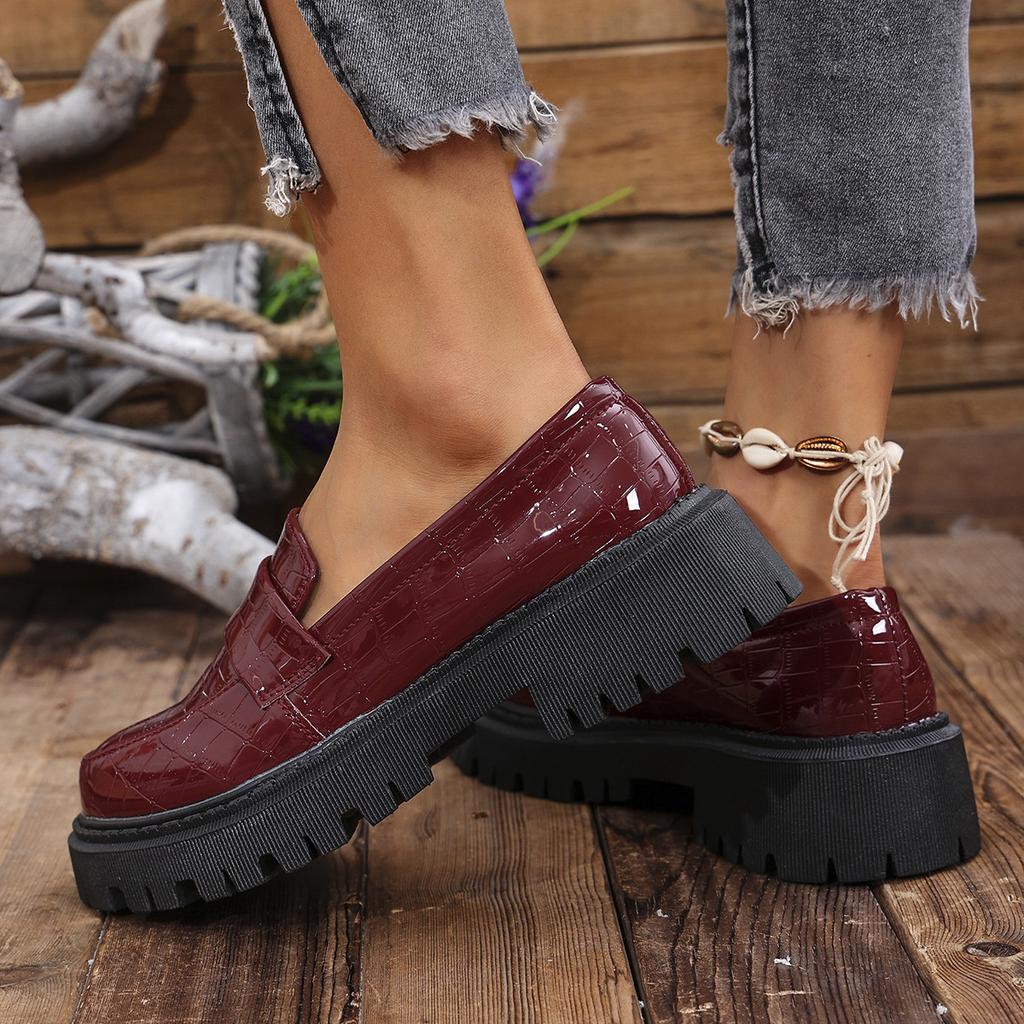 Mocasines para mujer primavera nuevos estilo británico versátiles y cómodos plataforma de un pedal zapatos de piel pequeños punta redonda tacón grueso zapatos individuales de mujer