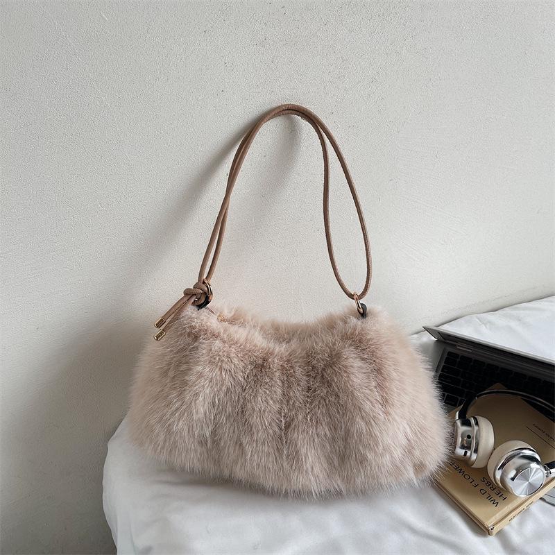 Women's Large Capacity Plush Shoulder Bag - Furry Handbag for Autumn/Winter