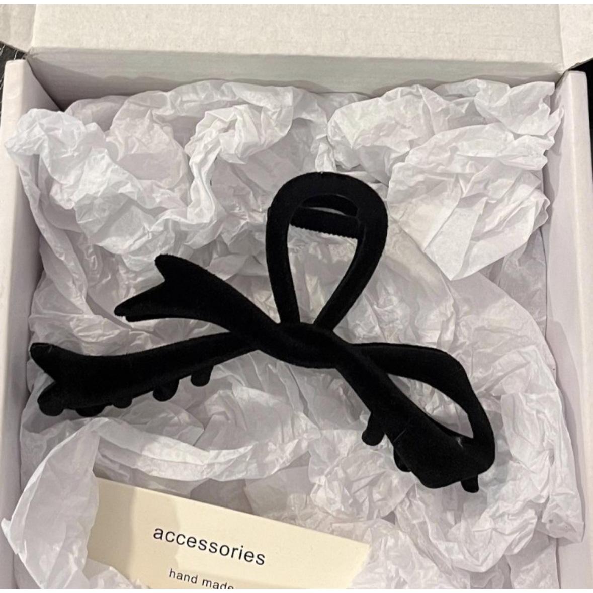 

Black Velet Hair Clips for Girls HairCrab Women Hair Accessories Fashion Autumn Hair Style