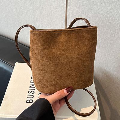 Women Suede Bucket Bag Faux Suede Shoulder Bag Large Capacity Women's Commuting Bags Retro Trendy Solid Color Tote Handbags 2025