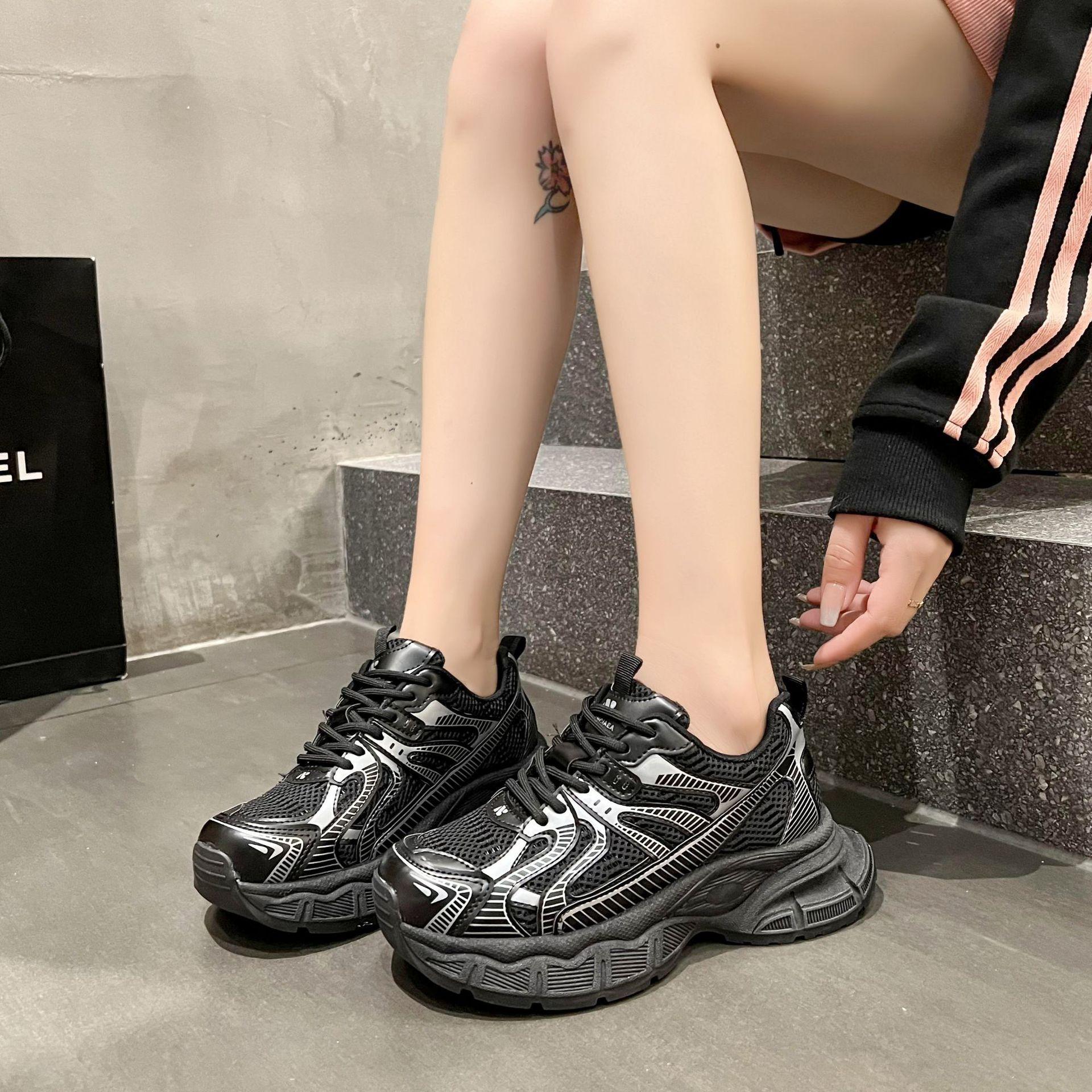 

Туфли на платформе женские новые летние сетчатые повседневные туфли серебристо-белые ретро кроссовки наступить на дерьмо 40 чёрный