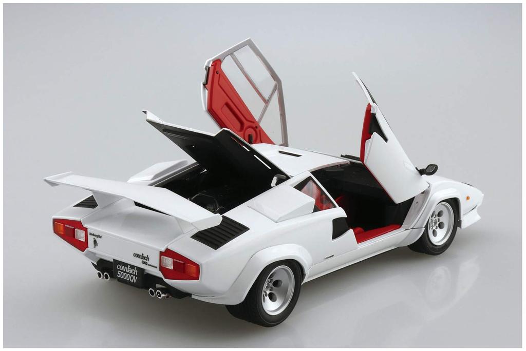 Aoshima Bunka Kyozaisha The Supercar Series 1985 Lamborghini Countach 5000QV Plastic Model 1/24 No.9