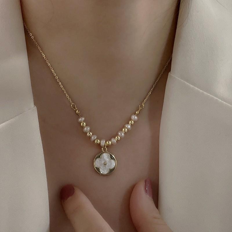 Simple Temperament Golden Beanie Necklace Female