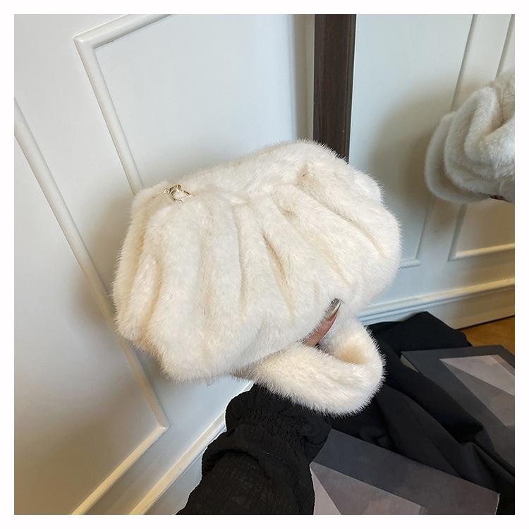 Fluffy Plush Cloud Dumpling Bag Ruched Faux Fur Bags for Women Shoulder Bag Winter Warm Soft Crossbody Bags Handbags Pouch