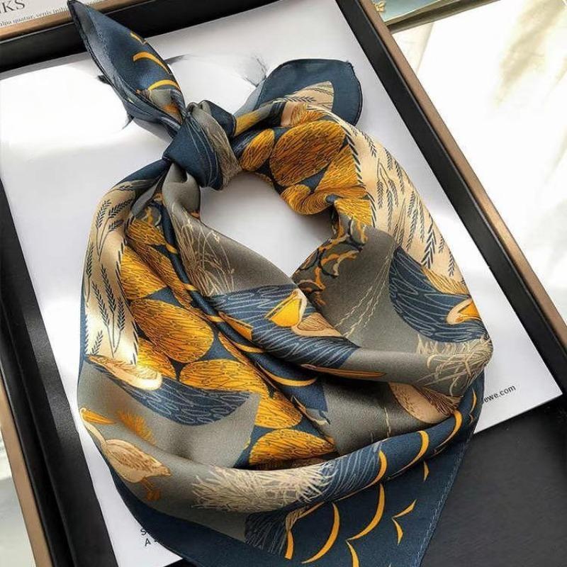 

Легкий роскошный принтованный шелковый шарф, квадратный модный весенний, летний и осенний модели, маленький квадратный шарф для пожилых иностранцев, шелковый шарф темперамента C