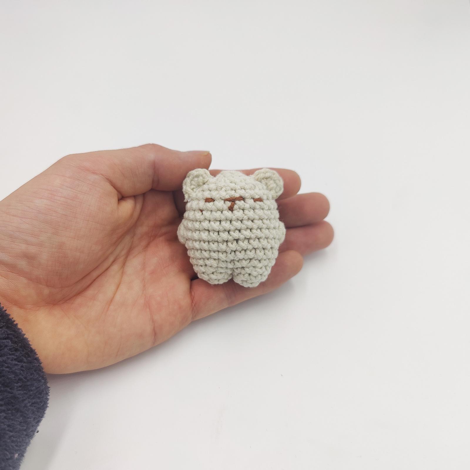 

Милий ведмедик ручної роботи — ідеальний подарунок до Дня захисту дітей або подружок