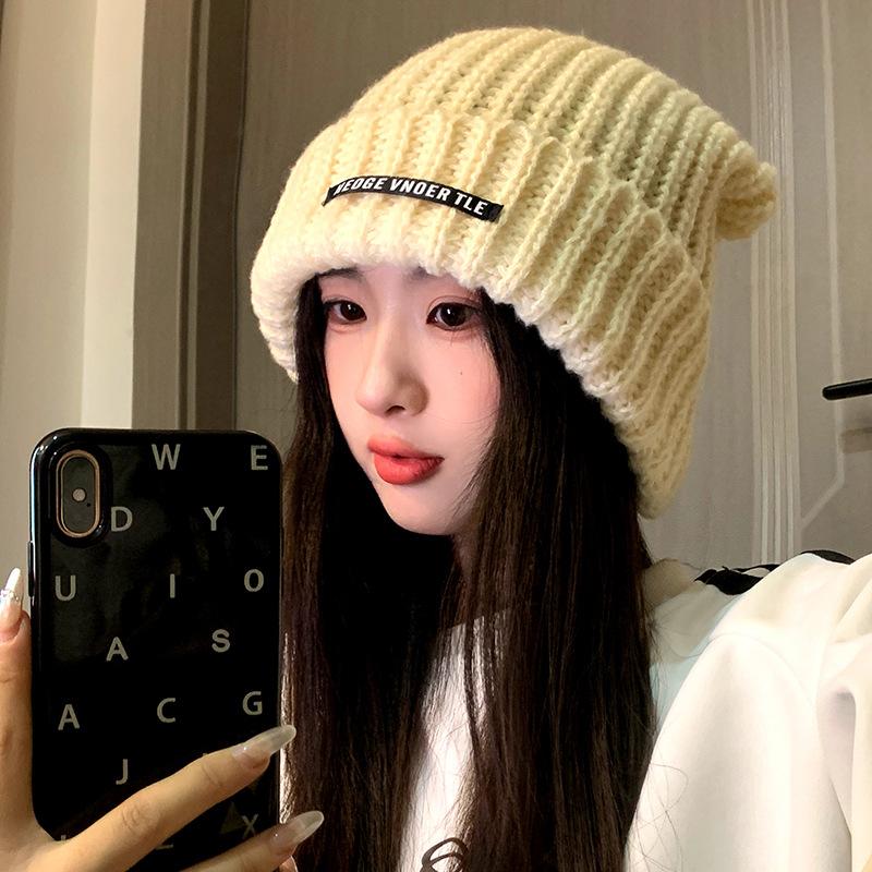The Large Head Girdle Warm Ear Protecting Knitted Cap Is Fashionable and Versatile Making Your Face Look Good. The Small Woolen Cap Keeps You Warm
