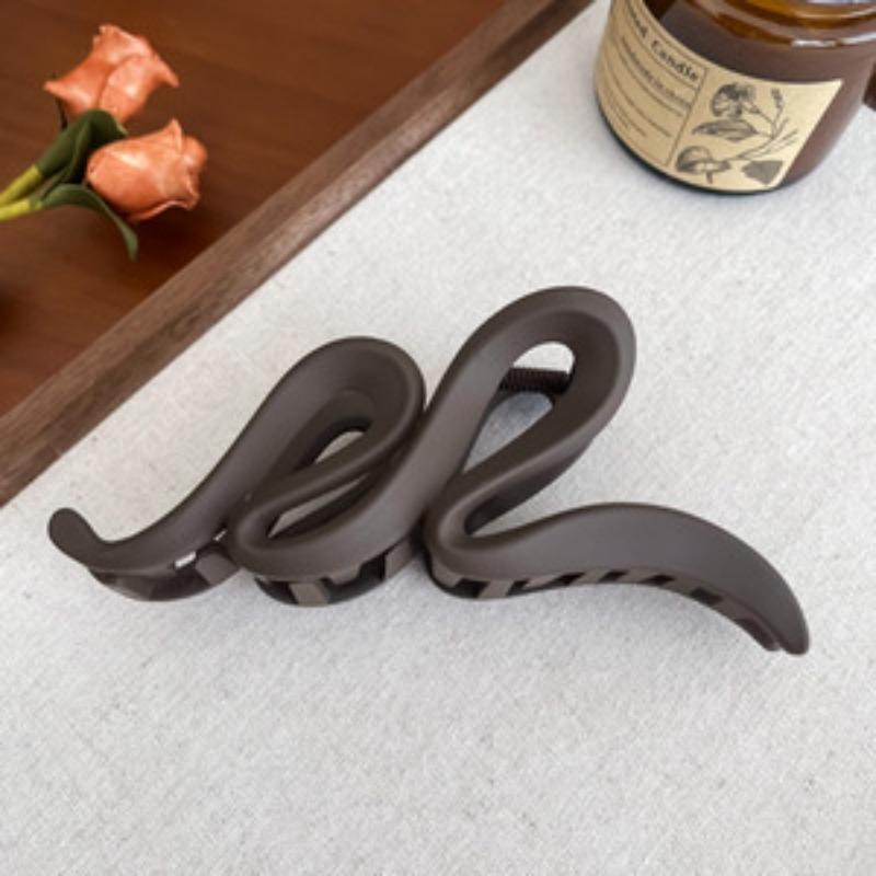 1Pc Matte Wavy Hairpin, Retro Style, Solid Color Shark Clip, Easy To Bind and Style