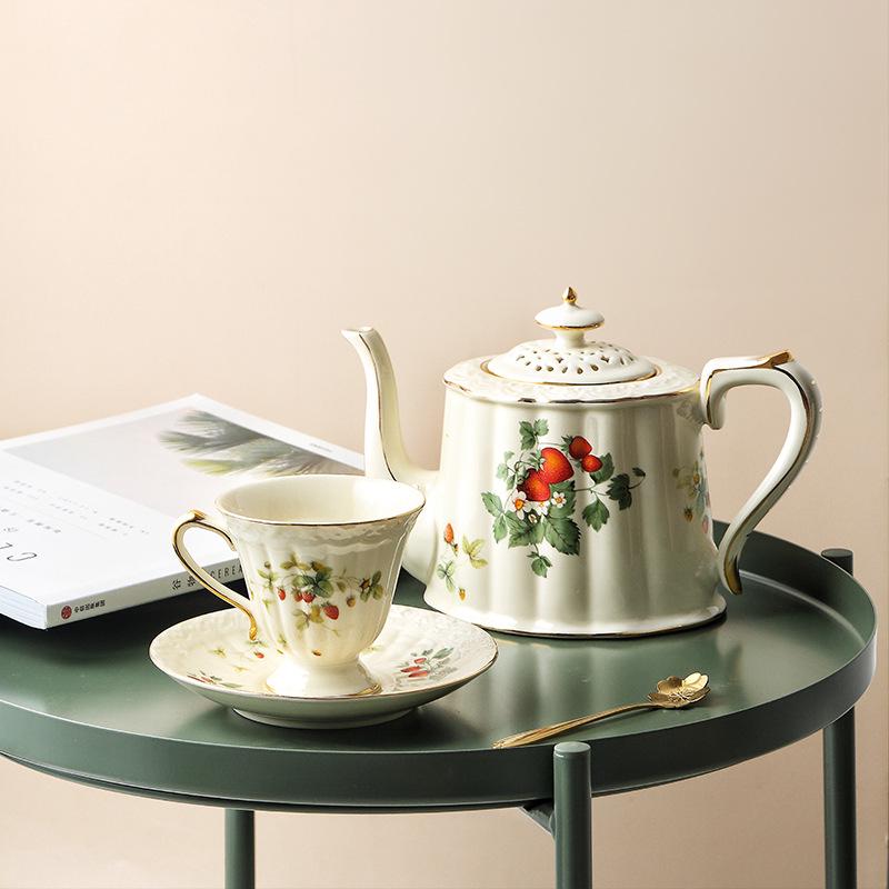 Retro Dragonfly & Butterfly Ceramic Tableware Set: Salad Plates, Bowls, and Deep Plates for Western and Asian Cuisine.