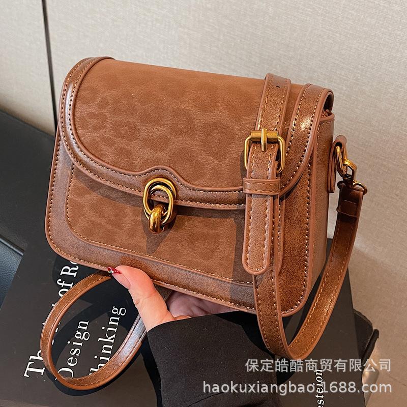 Retro niche leopard print bag women's 2025 new fashion versatile messenger bag autumn and winter explosion super hot small square bag