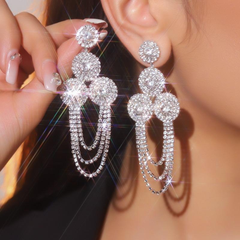 Design Long Diamond Earrings Women, Fashionable Versatile Shiny Rhinestone Stud Earrings and Ear Jewelry