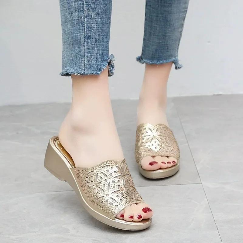 Fashion Woman Shoes 2025 Summer Brand Open Toe Woman Slippers Fashion Office Slippers Ladies Crystal Round Toe Wedges Women's Sandals