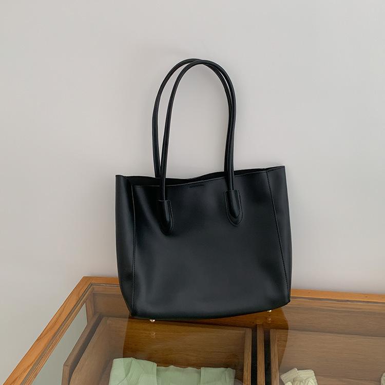 

Сумка женская ручная большая сумка сумка-тоут дизайн универсальная большая вместимость плечо повседневная подмышечная сумка чёрный