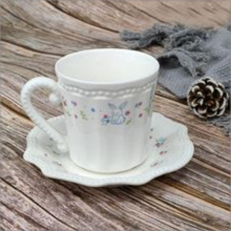 

Креативная керамическая чашка и тарелка с рельефным изображением кролика 201-300ml белый