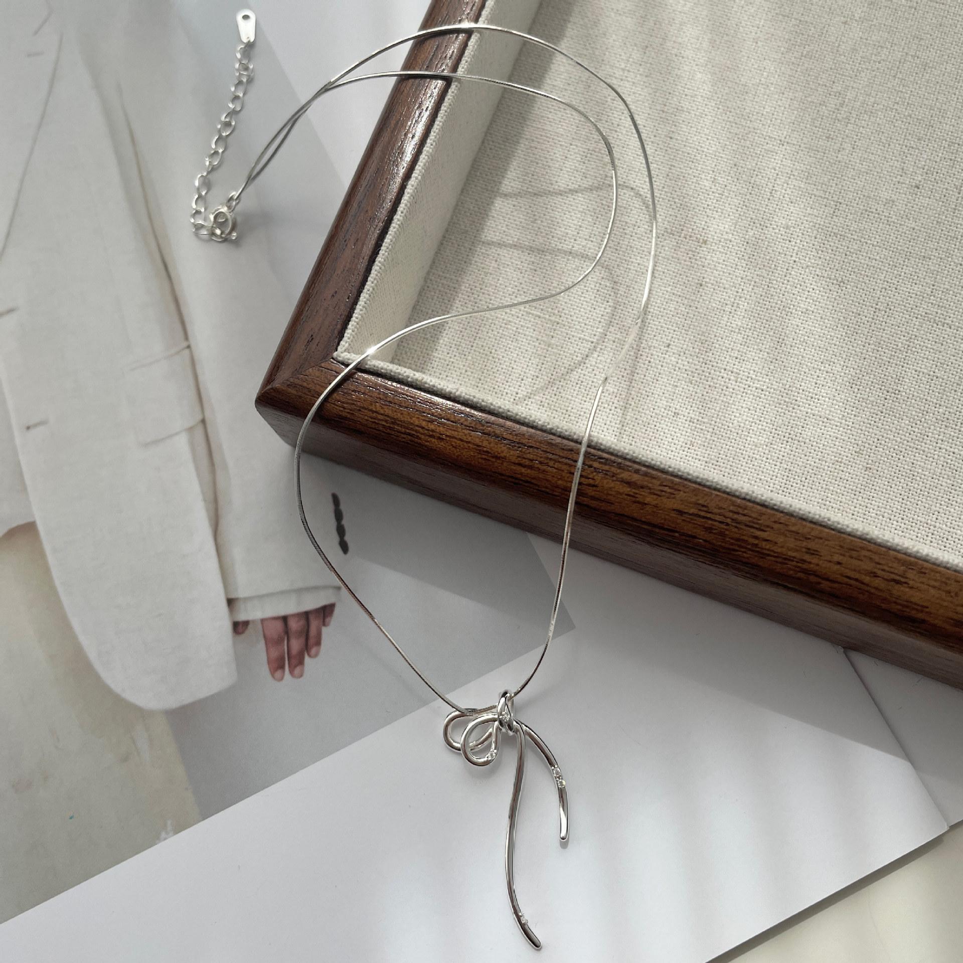 Korean version of S925 sterling silver line bow knot necklace niche design snake bone chain 925 sterling silver