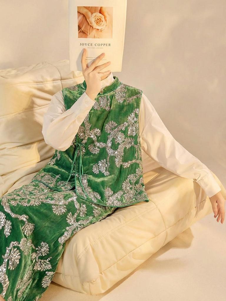 Spring Sleeveless Mulberry Silk Vest & Embroidered Half Skirt Set for Women - New Chinese Style
