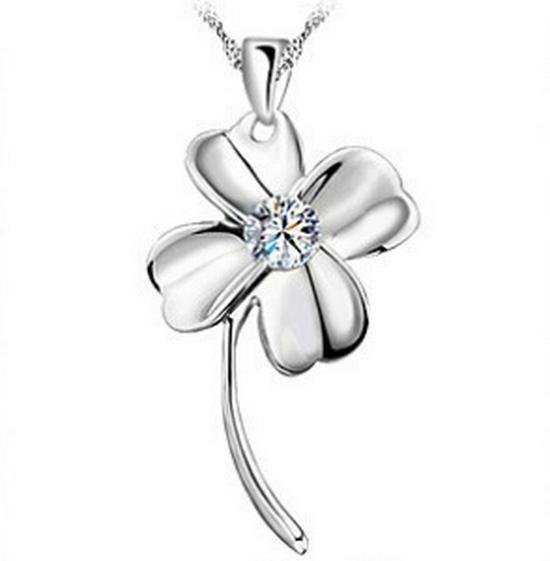 

Four-Leaf Clover Crystal Pendant Necklace - Fashion Jewelry for Good Luck