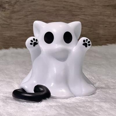 Halloweenská figurka ducha Strašidelná pryskyřičná soška ducha Roztomilé ozdoby ducha Ideální pro vnitřní a verandovou halloweenskou dekoraci Stolní