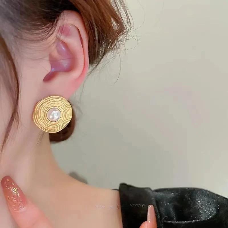 Vintage Fashion Entangle Geometry Round Pearl Stud Earrings for Women Temperament Gold Color Stainless Steel Exquisite Jewelry