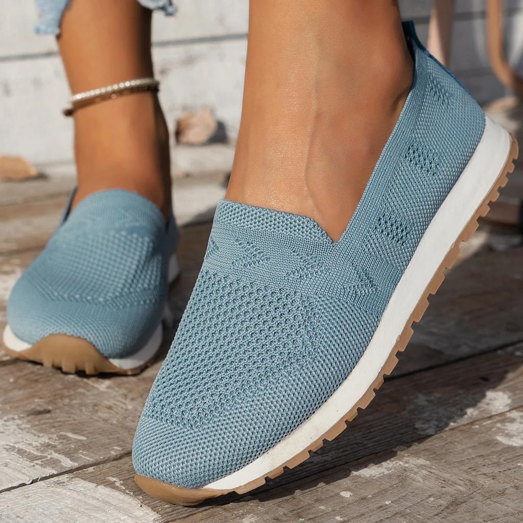 Fashion Women's Casual Sneakers Mesh Breathable Knitted Slip on Walking Shoes for Women Lightweight Female Single Shoes Plus Size 43