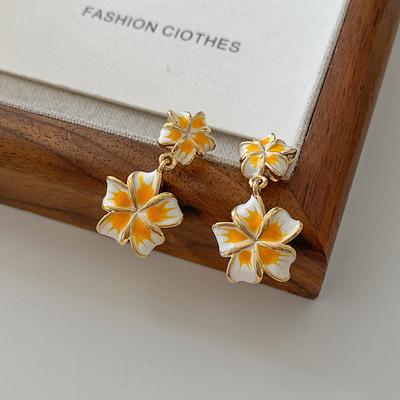 Orecchini Camelia Versione Niche Design Orecchini di alta qualità Freschi e dolci Piccoli orecchini profumati Donna