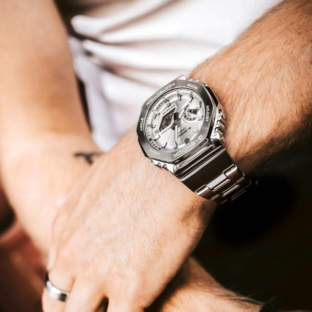 Casio G-shock G-Steel GM-2110D-7A Sportuhr aus Edelstahl mit silbernem Zifferblatt