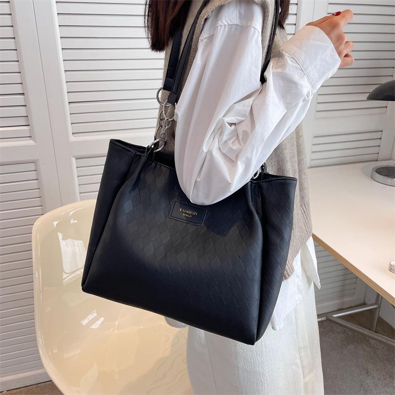 

Women s Bag Large Capacity Commuter Tote Bag Soft Leather Fashion Shoulder Bag Textured Versatile Handbag чорний