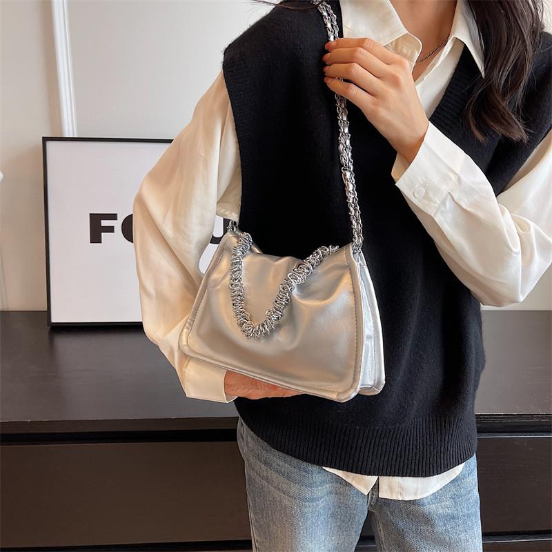 Small Vintage Pleated Shoulder Bag Women's Summer 2023 New Korean Retro Chain Crossbody Bag