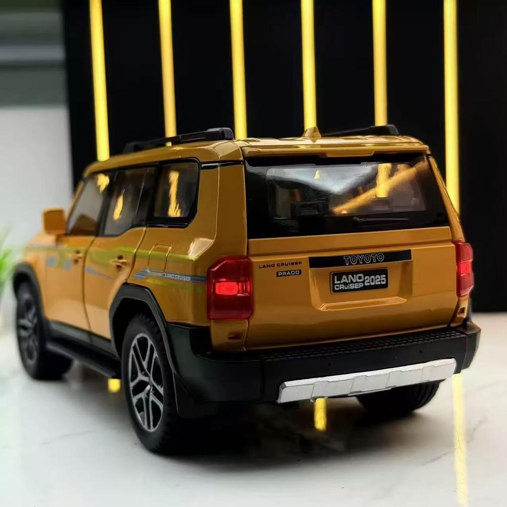 Xmwcj1 1/24 Toyota 2024 PRADO Land Cruiser Lc250 Alloy Car Model Diecast Metal Toy Off-road Vehicle Car Model Sound and Light Kids Gift