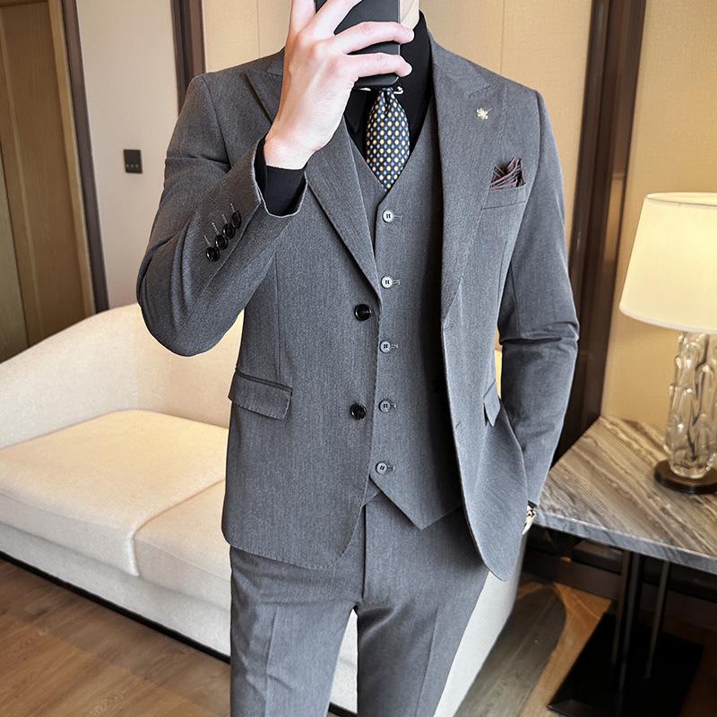 Men's Slim Fit Two-Button Peak Lapel Three-Piece Suit