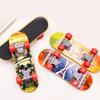 24TE 2pcs Bird Training Set Plastic Mini Skateboard Parrot Intelligence