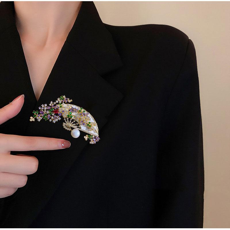 Senior Brooches Flower Leaf Brooch Pins for Women Suit Pendant  Fashion Brooches Jewelry