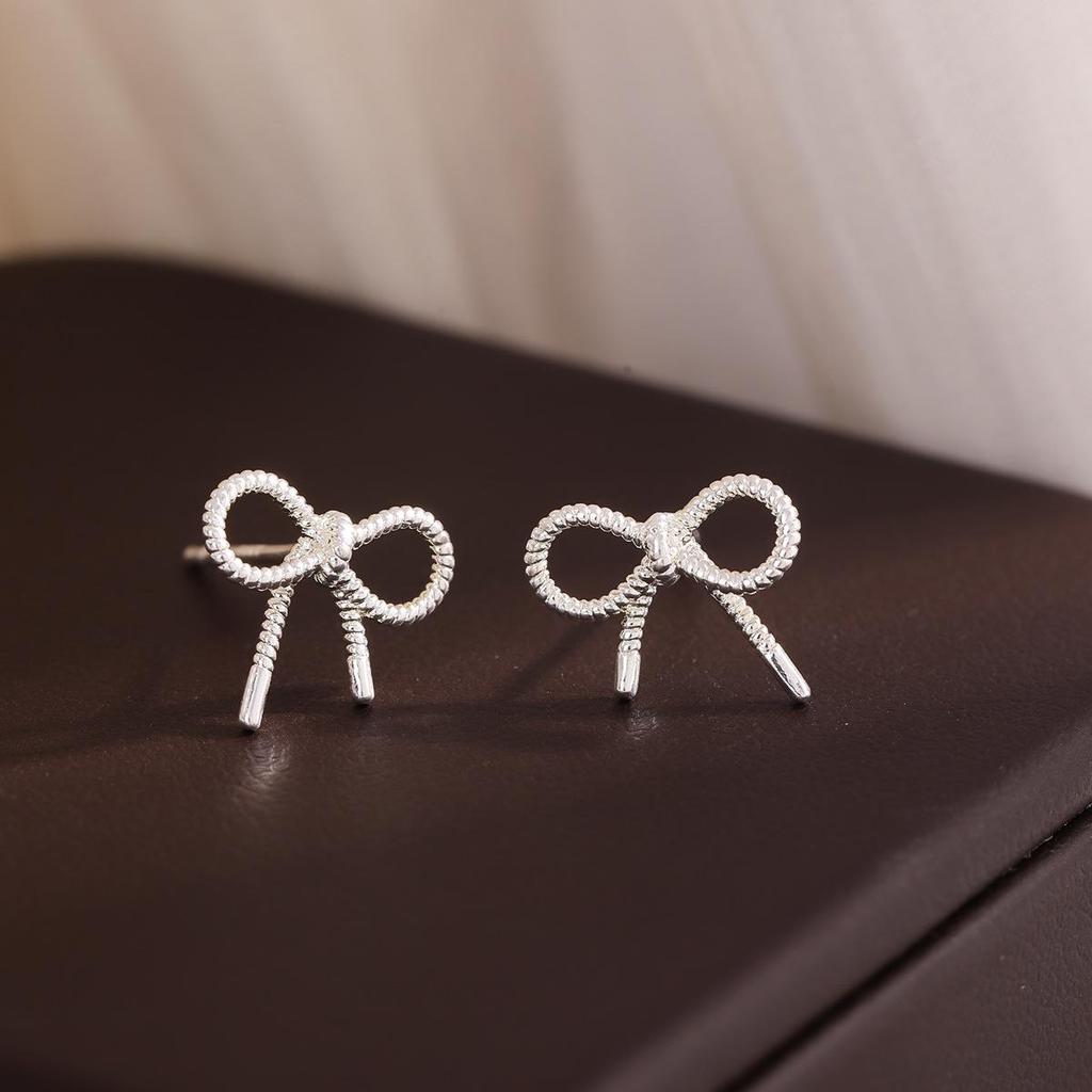 Chic Hollow Bowknot Fresh Stud Earrings for Women