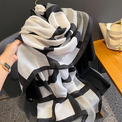 Accessori – Sciarpe e foulard