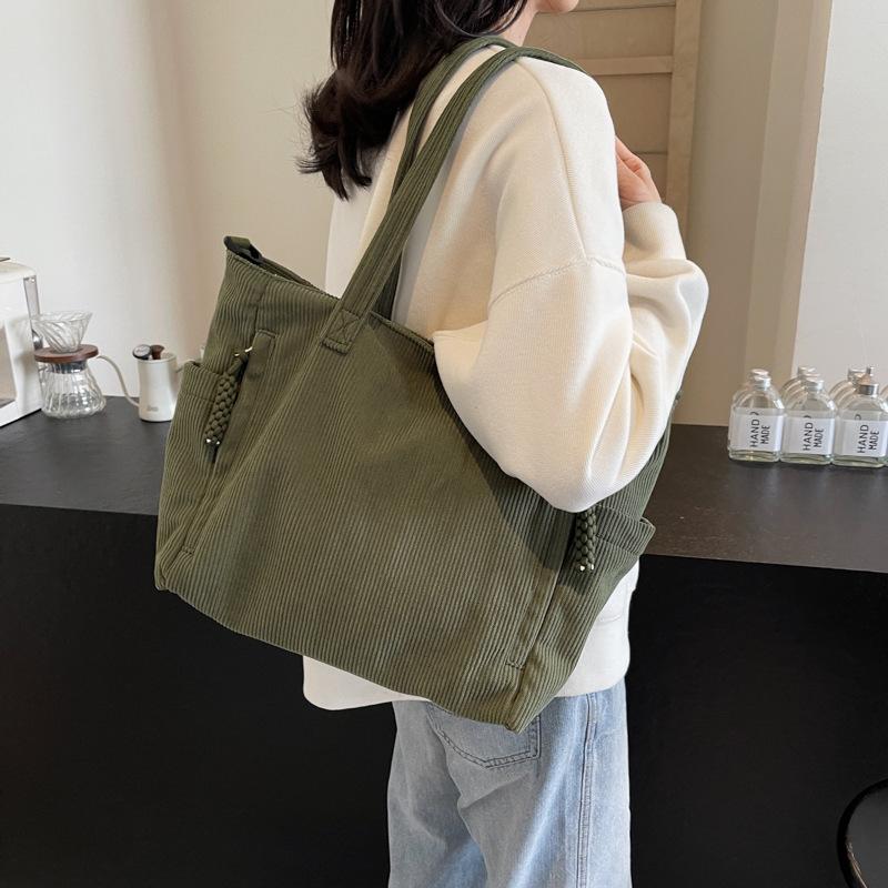 Small Fresh Bag Women's Large Capacity 2025 New Autumn and Winter Casual Shoulder Messenger Bag Fashion Sense Commuter Tote Bag