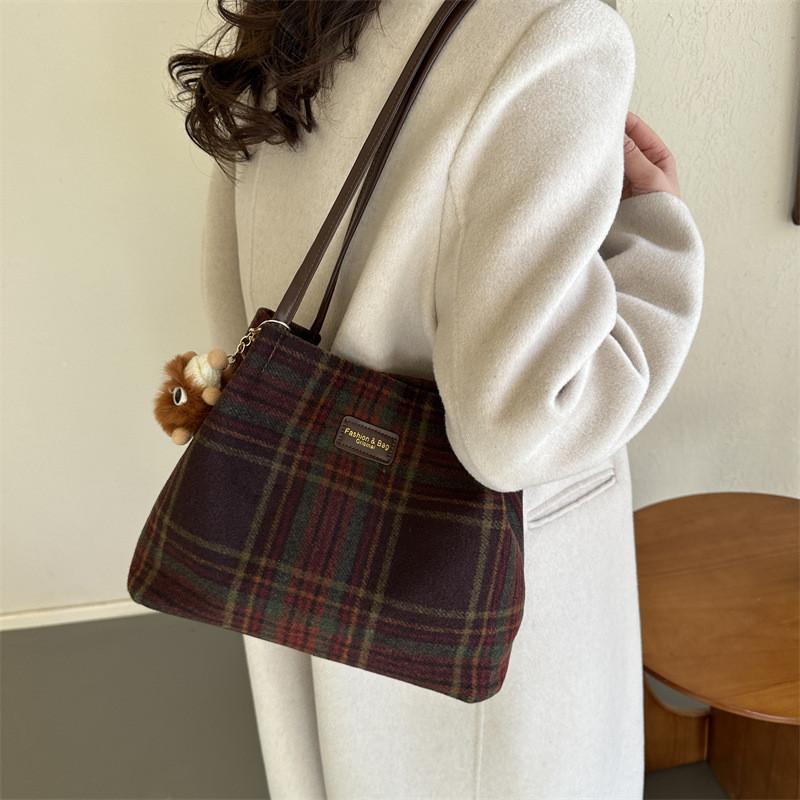 2023 New Style Woolen Street Fashion Tote Bag For Women With Large Capacity