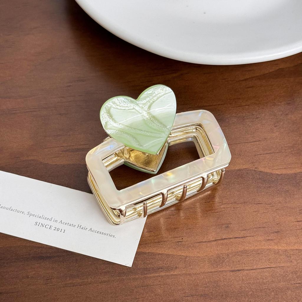 Chic And Stylish Heart Design Acrylic Hair Claw Clip Perfect For Everyday Use And Special Occasions