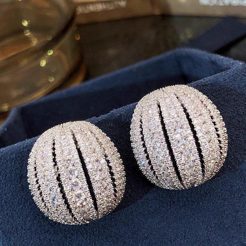 Celebrity temperament geometric stud earrings, bread light layer zircon earrings, light luxury atmosphere smart classic earrings