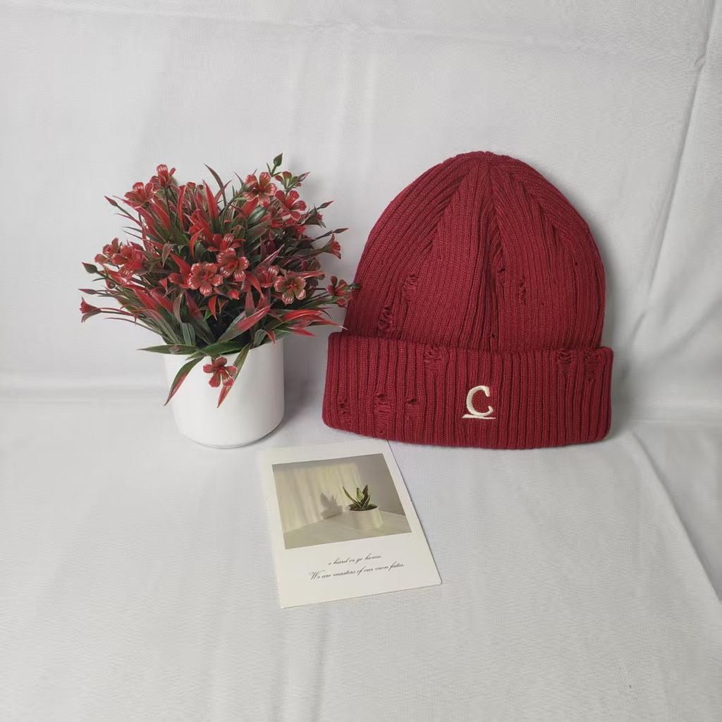 ins simple C letter wool hat autumn and winter face small men's and women's knitted hat sleeve cold hat versatile trendy new
