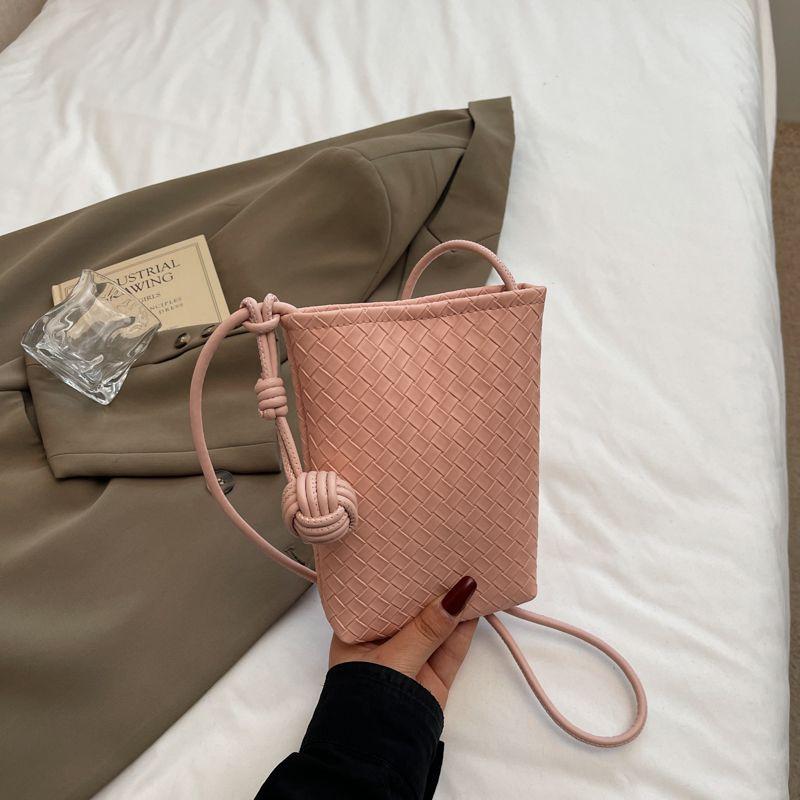 

Summer Mini Bag for Women 2025 New Arrival Fashion Popular All-Match Knitted Messenger Bag Small Lightweight Phone Bag Pink
