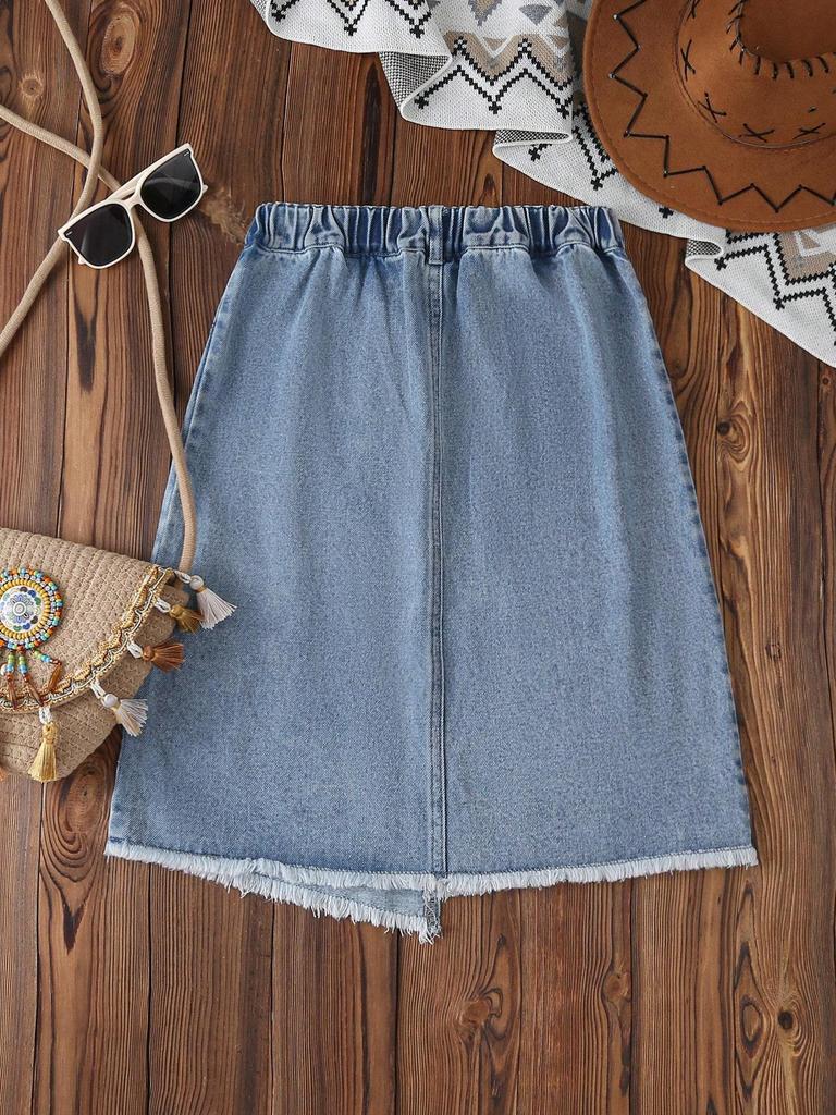 Single-piece fashionable, simple, retro ripped denim skirt for older girls, new spring/summer style.