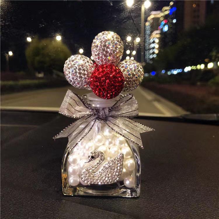 High-End Diamond-Inlaid Car Ornament with Confession Balloon