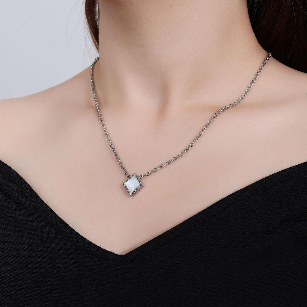 Minimalist Geometric White Shell Pendant Clavicle Chain Bracelet In High-Quality Titanium Steel