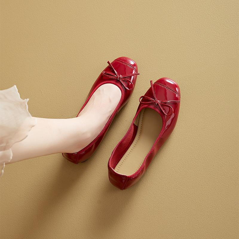 Patent Leather Round Head Flat Bottom Doudou Shoes Women's Autumn New Light Mouth Red Foot Cover Casual Small Single Shoes Women
