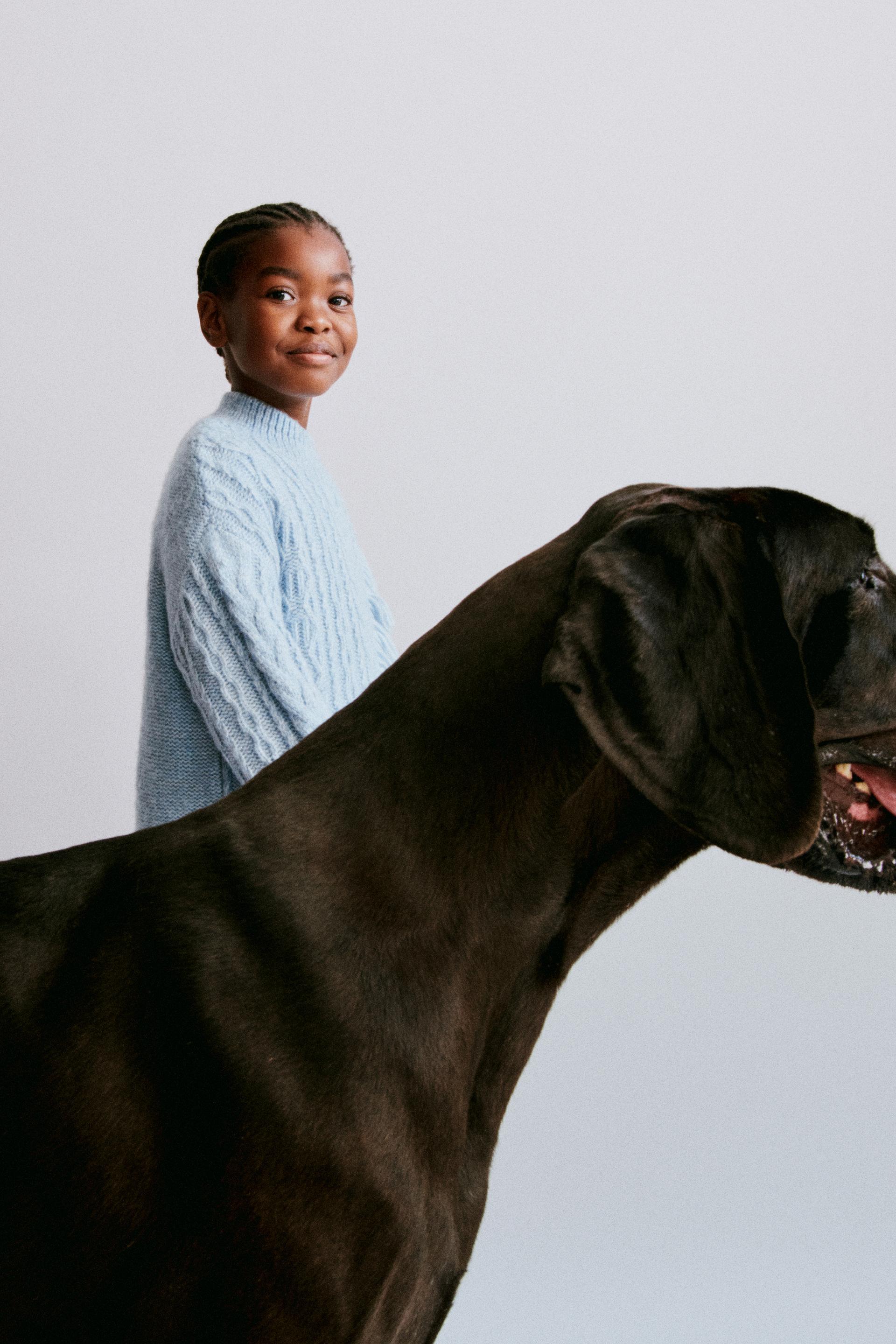 

ТРИКОТАЖНОЕ ПЛАТЬЕ С БАХРОМ