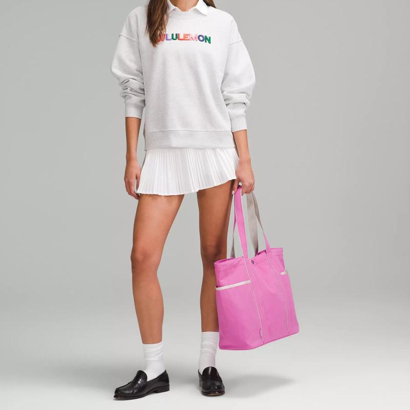Lululemon Diária 20L Logo Metálico Fecho de Botão Bolsa Tote de Nylon Reciclado Unissex Bolsas Tote Rosa Osso LU9BSDS-066885