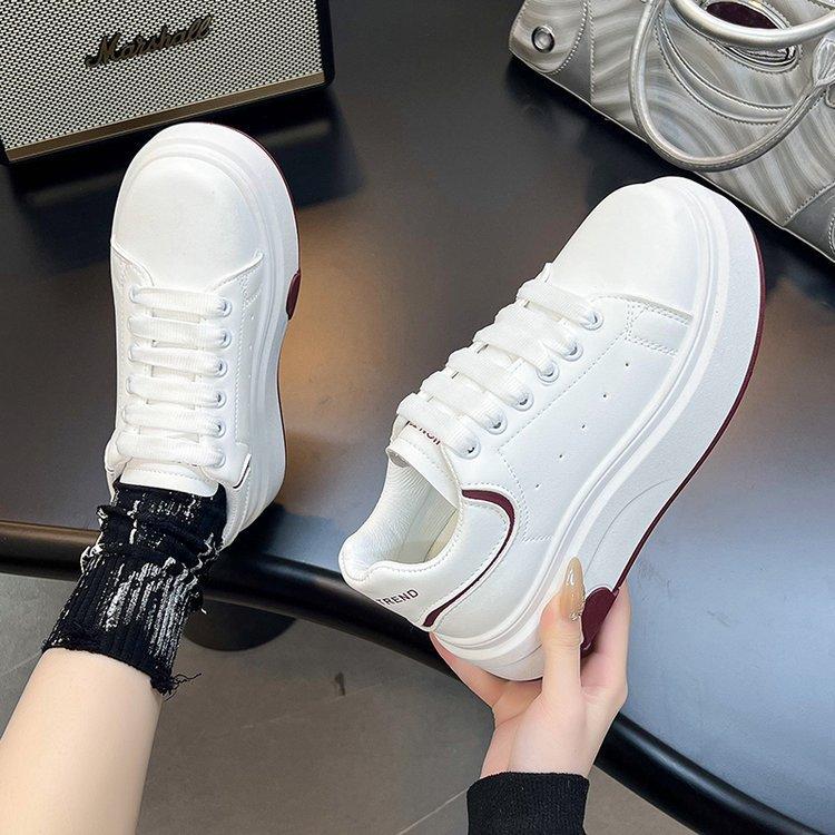 Soft Leather Love Little White Shoes Women's Shoes Spring 2025 New Thick-soled Heightening Leather Surface Color Matching Sports and Leisure Board Sho